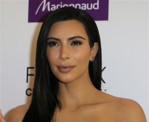  Kardashian charló en el Commonwealth Club of California, un importante foto sobre temas sociales de Estados Unidos. Foto: AP