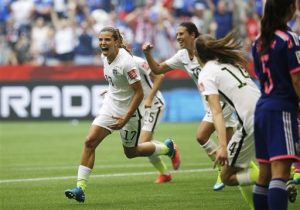 Tobin Heath, de Estados Unidos, celebra luego de anotar en la final de la Copa del Mundo. Foto: AP