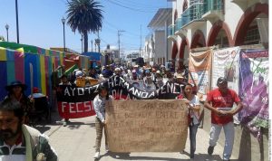 Pidieron acceso a cuarteles militares para verificar si los jóvenes se encuentran ahí. Foto: Agencia Reforma