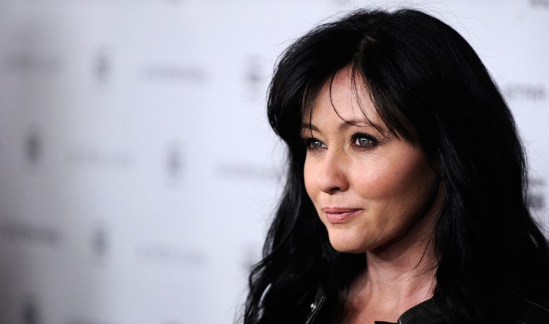 Actriz Shannen Doherty revela que padece cáncer de seno