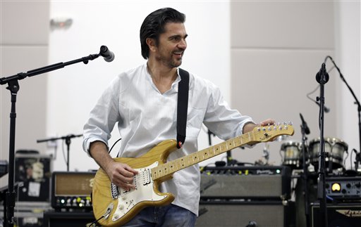 Juanes pone a cantar nueva canción a la ONU