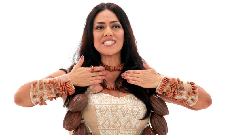 Lila Downs estrena videoclip de su sencillo “Balas y chocolate”