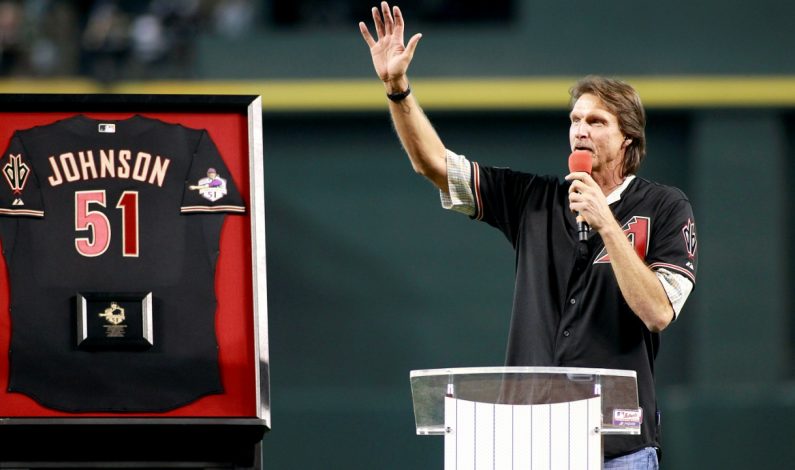 Randy orgulloso de tener su No. 51 retirado en el Chase Field