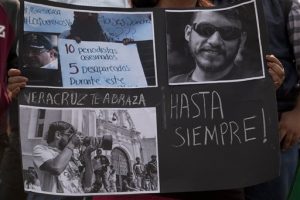 El hombre detenido como sospechoso del homicidio de Espinosa y cuatro mujeres admitió que estuvo en el departamento en el que ocurrió el crimen, informaron las autoridades. Foto: AP