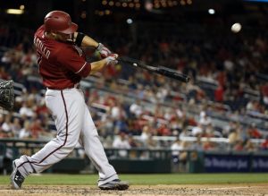 Welington Castillo pega un jonrón de tres carreras en el octavo inning. Foto: AP