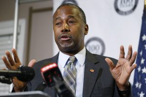 Con el paso de los días el nivel de popularidad de Carson sigue aumentando. Foto: AP