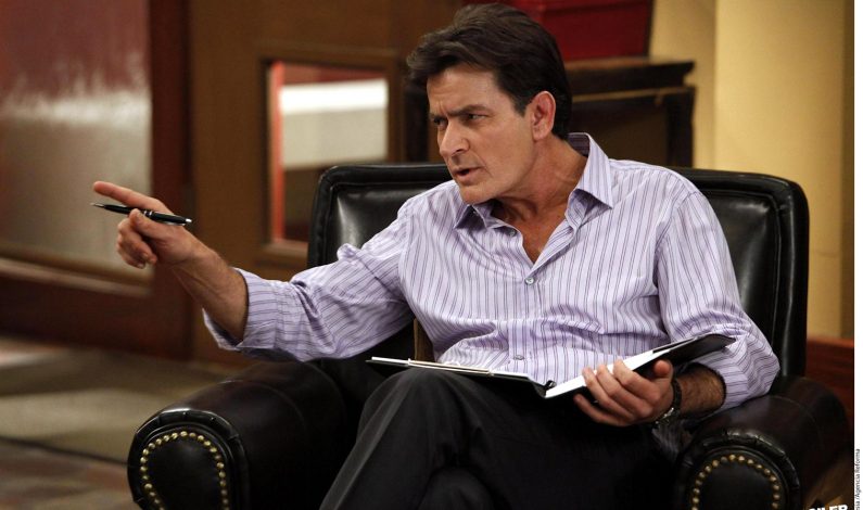 Revelan que Charlie Sheen tiene VIH