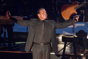 Luis Miguel tiene 33 años de carrera, más de 30 discos grabados, de los que ha vendido 100 millones de copias. Foto: Notimex