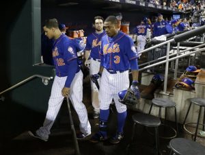 Boletos inusitados, defensiva deficiente y un par de decisiones cuestionables por parte del manager Terry Collins terminaron hundiendo a Nueva York. Foto: AP