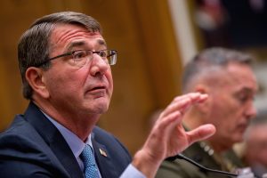 El secretario de Defensa de Estados Unidos, Ashton Carter, anunció el envío de una fuerza militar expedicionaria a Irak. Foto: AP