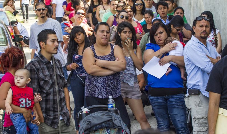 Piden a Suprema Corte excluir a inmigrantes en distritos electorales