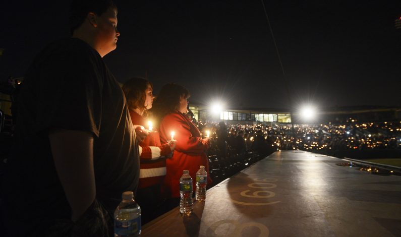 Vigilias y muestras de solidaridad tras tiroteo en San Bernardino