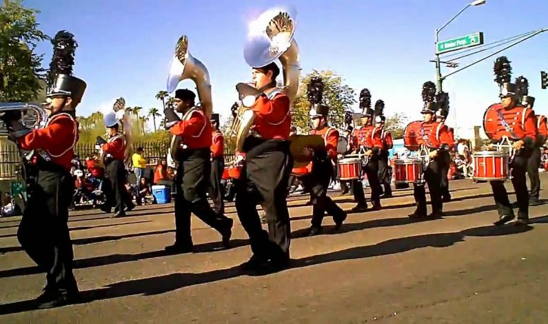 Preparan desfile anual del Tostitos Fiesta Bowl