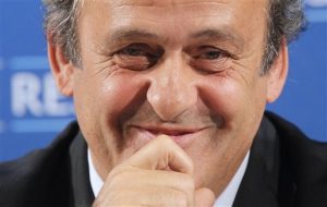 Durante una vista el martes, Platini pidió a un comité del CAS que se le permita trabajar. Foto: AP