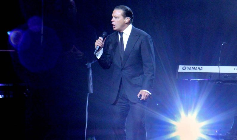 Luis Miguel arranca gira en EU con gran éxito, tras recaída