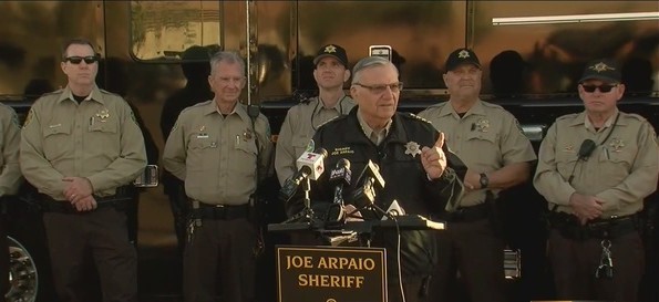 Arpaio activa patrullajes en centros comerciales por temporada navideña