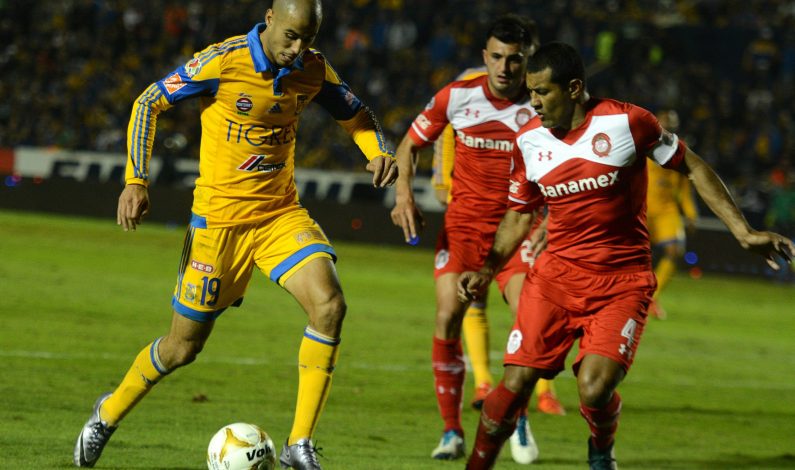 Toluca sale vivo del Universitario al empatar 0-0 ante Tigres