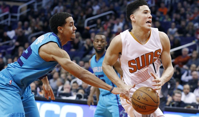 Suns, letales con triples, vencen a Hornets