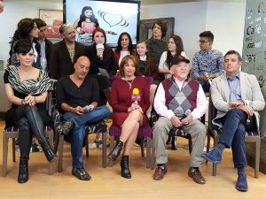 Genoveva Martínez, productora ejecutiva y Emmanuel Duprez, productor asociado; la madrina Maribel Guardia y el elenco- Sergio Corona, Héctor Sandarti, Brisa Carrillo, Benny Emmanuel y Fernanda Sasse. Foto: Cortesía de Televisa