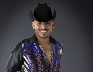 En esta producción vienen canciones románticas, baladas, cumbias, todas con el sentimiento y el sello de Espinoza Paz Foto: Cortesía Televisa