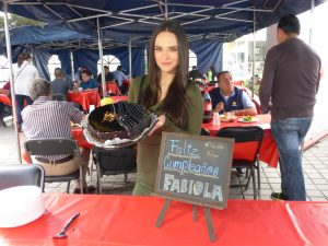 Fabiola, quien interpreta a Gabriela Diaz en la historia producida por José Alberto Castro, agradeció el detalle de elenco y producción. Foto: Cortesía de Televisa