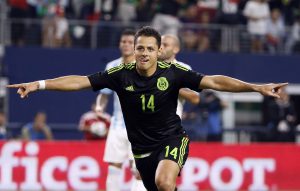 "Chicharito" suma 11 goles en 14 partidos en la liga alemana. Foto: AP