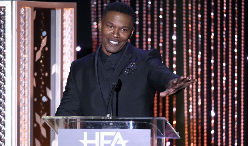 Jamie Foxx rescata a conductor de vehículo en llamas