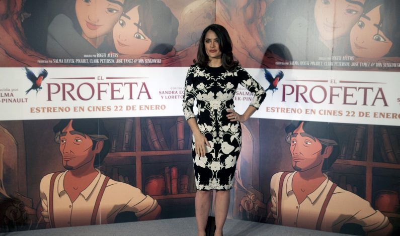 Salma Hayek visita México, opina sobre “El Chapo”