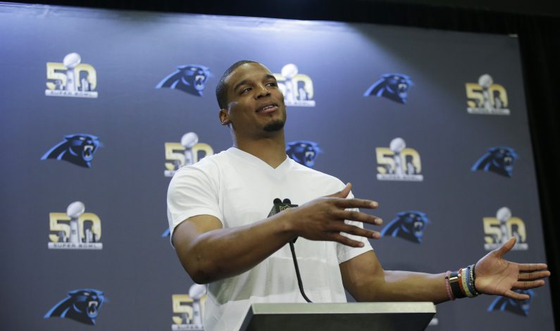 Cam Newton considera irrelevante el tema de su raza