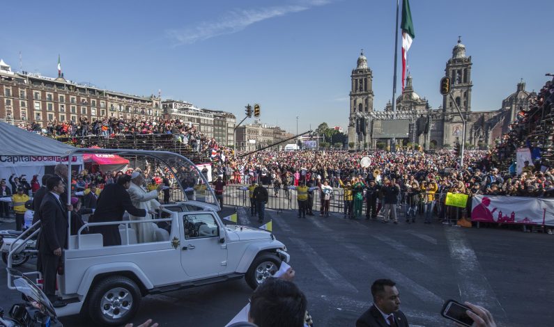 Papa pide evitar camino que lleva al narcotráfico