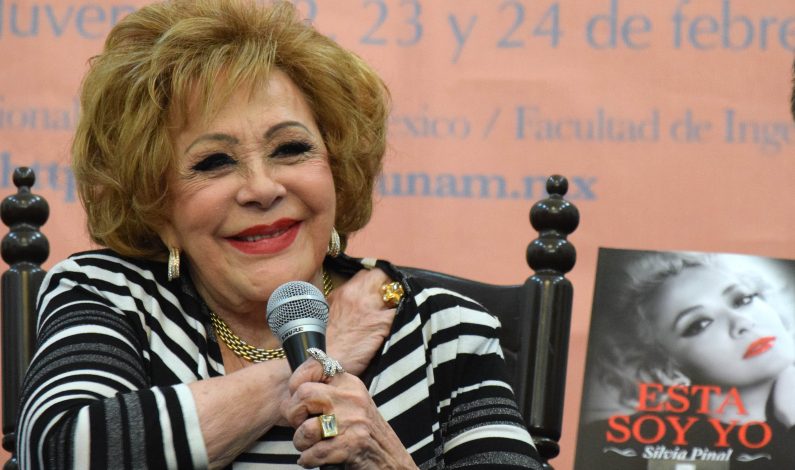 Silvia Pinal, orgullosa de su autobiografía  