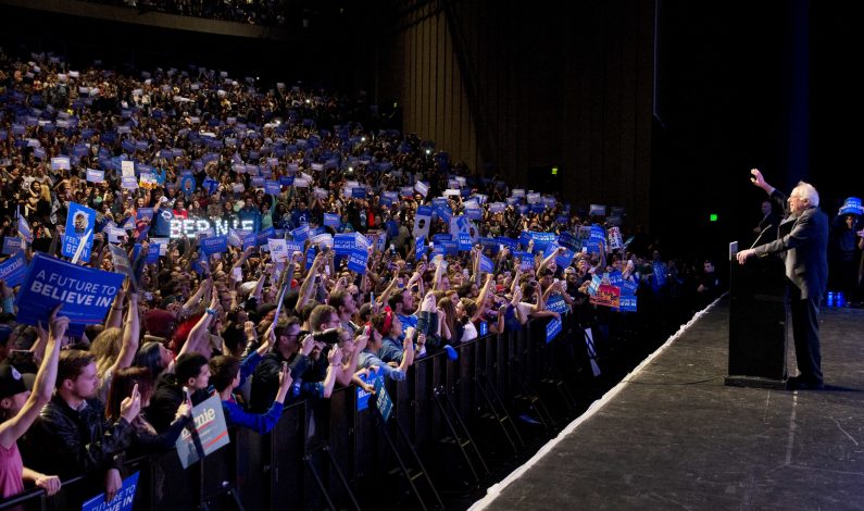 Voluntarios viajan a Arizona para apoyar campaña de Sanders