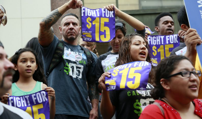 California aprueba salado mínimo de 15 dólares la hora