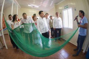 En la Casa del Niño Indígena se les guía en el proceso de elaboración de una hamaca, elemto importante en la vida común de los indígenas mayas. Foto Cortesía Foto Cortesía CIE/Sergio Bautista.jpg