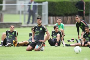 60328065. México, 28 Mar 2016 (Notimex- Isaías Hernández).- Entrenamiento de la Selección Mexicana de Futbol previo a su encuentro contra Canadá para los juegos eliminatorios para el Mundial de Rusia 2018. NOTIMEX/FOTO/ISAIAS HERNANDEZ/IHH/SPO/