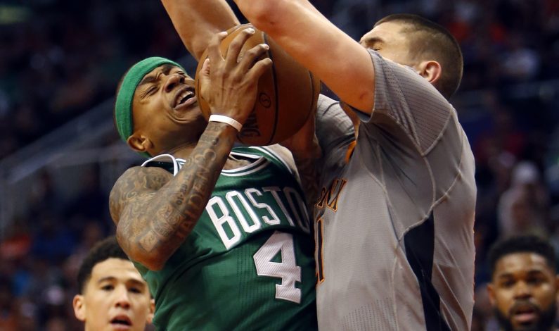 Thomas anota 28 y Celtics vencen a Suns