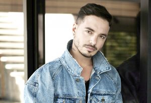 J Balvin se suma al equipo de coaches de La Voz… México. Foto Cortesía de Televisa