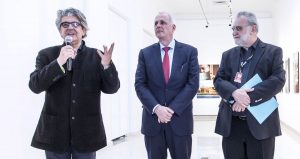 José María Prado, Iván Trujillo Bolio (Director del FICG) y  Raúl Padilla López (Presidente del FICG), inauguraron la muestra fotográfica. Foto Corteaía del FICG