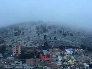 de menos cinco a cero grados con heladas en regiones altas de Sonora, Zacatecas, Coahuila, Aguascalientes, Jalisco, Michoacán, Guanajuato y Estado de México.