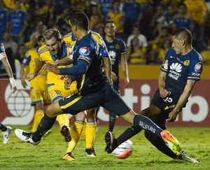 60420290. Monterrey, 20 Abr. 2016. (Notimex-Juan Carlos Pérez).- Las Águilas del América vencieron 2-0 a Tigres de la UNL en el estadio Universitario, en juego de ida de la Final de Concachampions. NOTIMEX/FOTO/JUAN CARLOS PÉREZ/FRE/SPO *** Local Caption ***