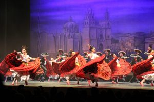 60429009. Bogotá, 29 Abr. 2016(Notimex-Edelmiro Franco).- El universo en movimiento de la cultura mexicana se desplegó en la capital colombiana con la presentación del Ballet Folclórico de Amalia Hernández en el Teatro Mayor “Julio Mario Santo Domingo”. NOTIMEX/FOTO/EDELMIRO FRANCO/COR ACE/