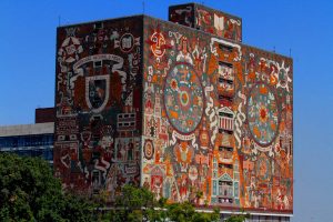 60404084. México, 4 Abr2016 (Notimex- Guillermo Granados).- Construida por los arquitectos Juan O’Gorman, Gustavo Saavedra y Juan Martínez de Velasco, y adornado con un mural realizado por el primero, la Biblioteca Central de la UNAM, edificio emblemático de la máxima casa de estudios del país, cumple 60 años este 5 de abril. NOTIMEX/FOTO/GUILLERMO GRANADOS/GGV/HUM/