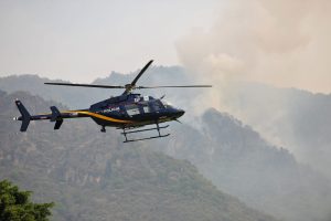 60407154. México, 7 Abr 2016 (Notimex-Cortesía).- En entrevista con Notimex, el coordinador Nacional de Protección Civil de la Secretaría de Gobernación señalo que el incendio forestal en Tepoztlán, Morelos, está controlado 90 por ciento y no pone en riesgo a la población ni afecta al Valle de México, porque el humo que genera corre hacia la zona baja de ese estado. NOTIMEX/FOTO/CORTESÍA/DIS/