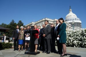 60415046. Washington, 15 Abr (Notimex-José López).- La bancada hispana de la Cámara de Representantes apeló hoy a la Suprema Corte de Justicia a ponerse del lado de las familias inmigrantes y reafirmar la legalidad de las acciones ejecutivas migratorias del presidente Barack Obama. NOTIMEX/FOTO/ JOSÉ LÓPEZ/FRE/POL/