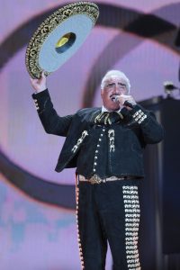 60416266. México, 16 Abr 2016 (Notimex-Isaías Hernández).- Vicente Fernández se presenta por última vez en un escenario para deleitar a todos sus fans con el concierto “Un azteca en el azteca”, este sábado en el Estadio Azteca. NOTIMEX/FOTO/ISAIAS HERNANDEZ/IHH/ACE/