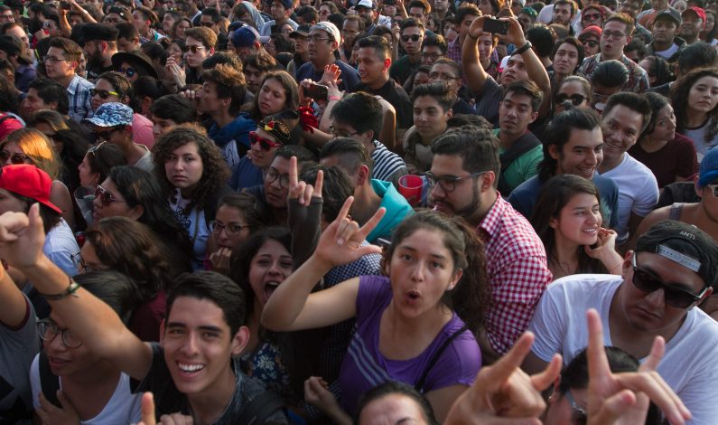 Disfrutan 150 mil personas de diversas actividades en el Vive Latino