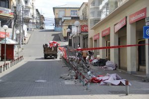 60425032. Manta, 25 Abr 2016 (Notimex- Especial).- La ciudad de Manta, principal centro de la industria del atún en Ecuador, ya empezó a recuperar su cotidianidad comercial y empresarial, después del terremoto de 7.8 grados en la escala de Richter, que azotó gran parte del litoral Pacífico de este país andino. NOTIMEX/FOTO/EDELMIRO FRANCO/FRE/ACE/