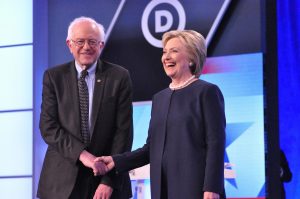 60309247. Miami, 9 Mar 2016 (Notimex- José Caruci).- En el primer debate de la temporada electoral organizado esta noche por la cadena televisiva en español Univision, Hillary Clinton y Bernie Sanders se comprometieron esta noche a buscar una reforma migratoria con ruta a la ciudadanía estadunidense. NOTIMEX/FOTO/JOSÉ CARUCI/COR/POL/