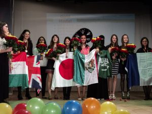 60508216. Guadalajara, 8 May 2016 (Notimex-Cortesía).- Olga Medrano Martín del Campo, tapatía de 17 años de edad que ganó medalla de oro en la Olimpiada Europea de Matemáticas para Niñas (EGMO, por sus siglas en inglés), llamó a los menores a ser curiosos para entrar al fantástico mundo de los números. NOTIMEX/FOTO/CORTESÍA/EDU/