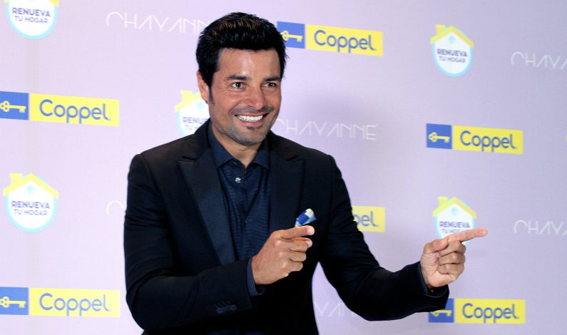 Chayanne festeja cumpleaños 48 tras éxito de “En todo estaré tour”